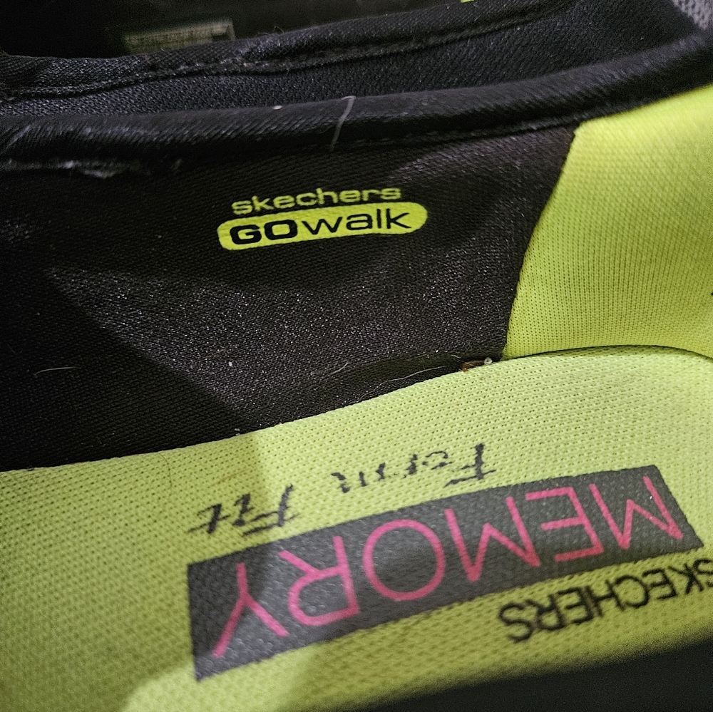 Sketchers Go Walk Memory Foam. Size 7.5 (Bin14) - Picture 4 of 6